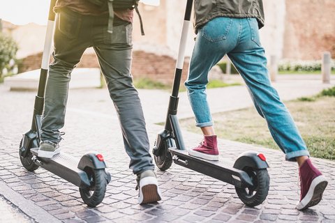 Regelungen E-Scooter  - ViewApart / iStock / Getty Images Plus